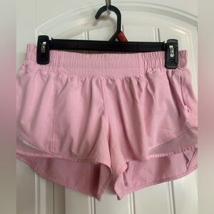 Lululemon Hotty Hot II 2.5” Light Pink Shorts